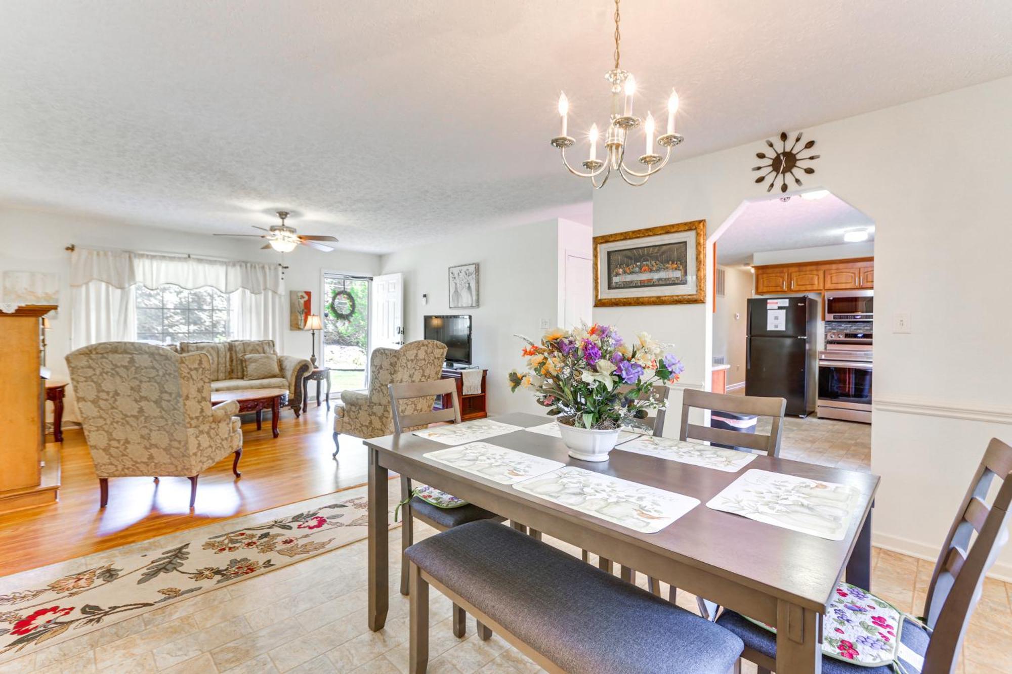 Chatham Getaway With Fireplace, Deck And Gas Grill! 외부 사진