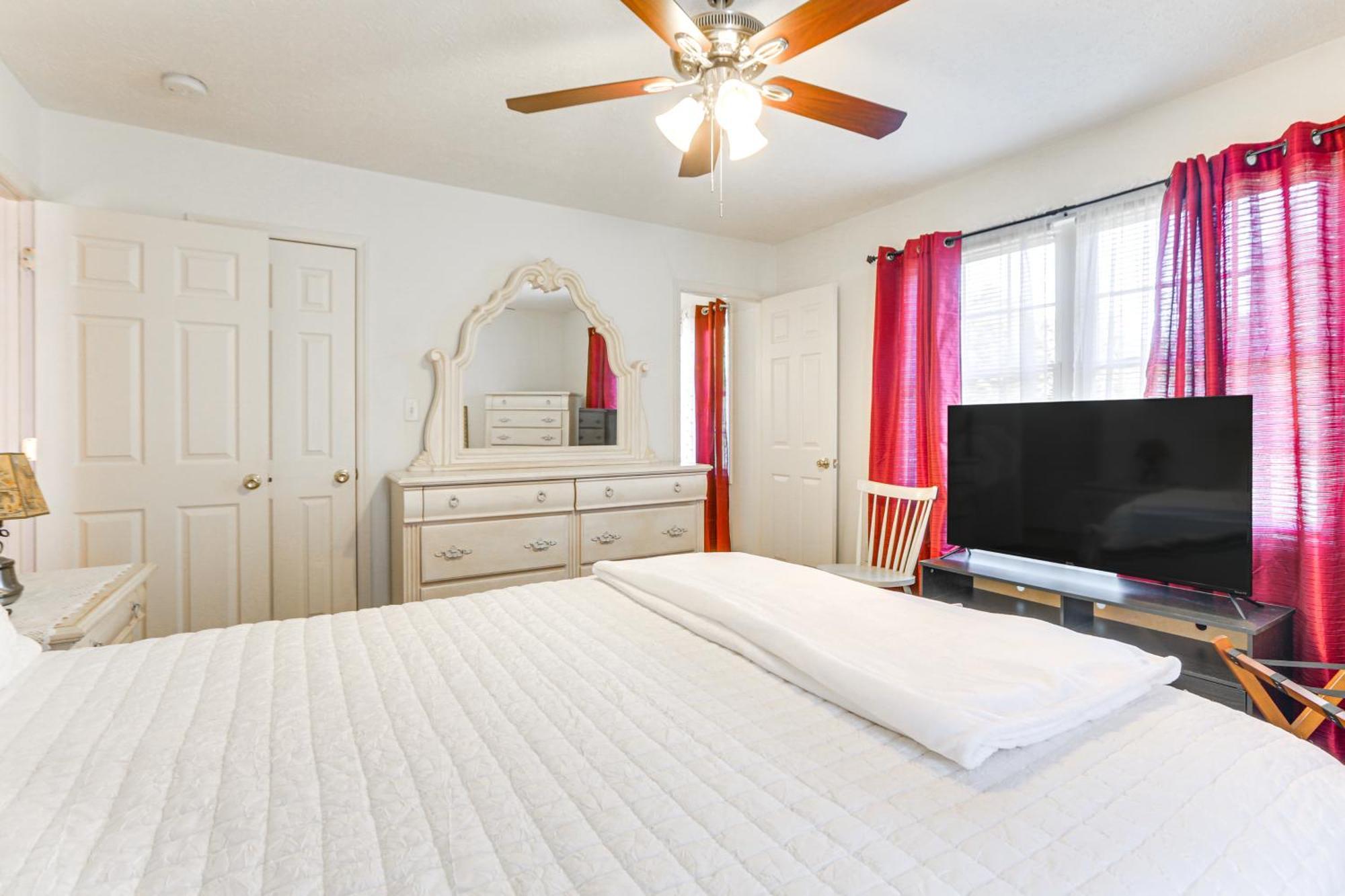 Chatham Getaway With Fireplace, Deck And Gas Grill! 외부 사진